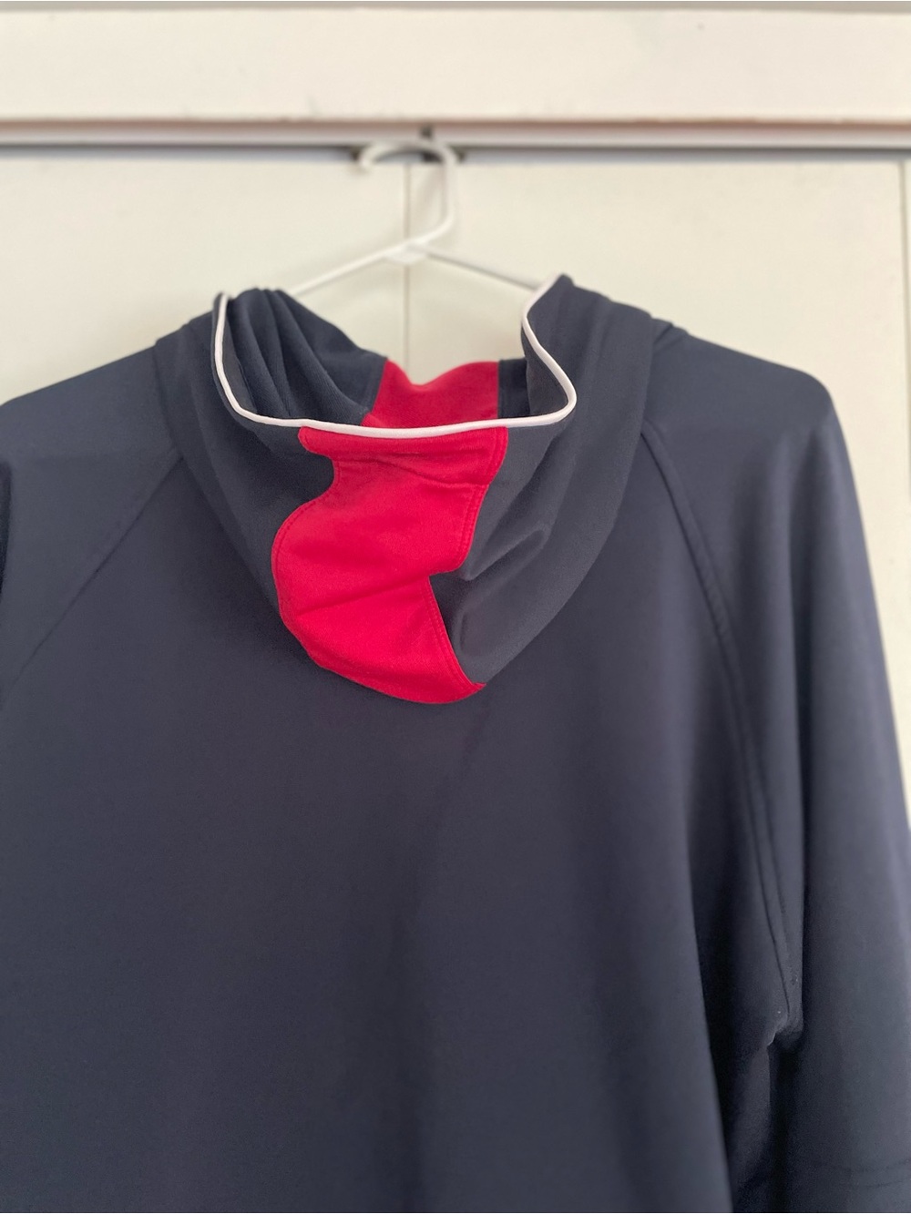 Women’s XL Nike Training Dri-Fit Navy/Red Hooded Jacket - Picture 10 of 11